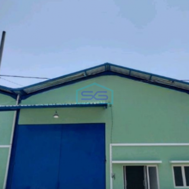 Dijual Gudang Akses Container Luas Bangunan 360 m² Lokasi Bebas Banjir di Gresik-1