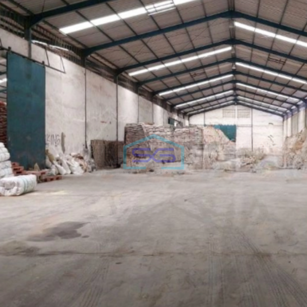 Disewakan Gudang Akses Container Luas Bangunan  1310 m² di Kalianak Surabaya-1