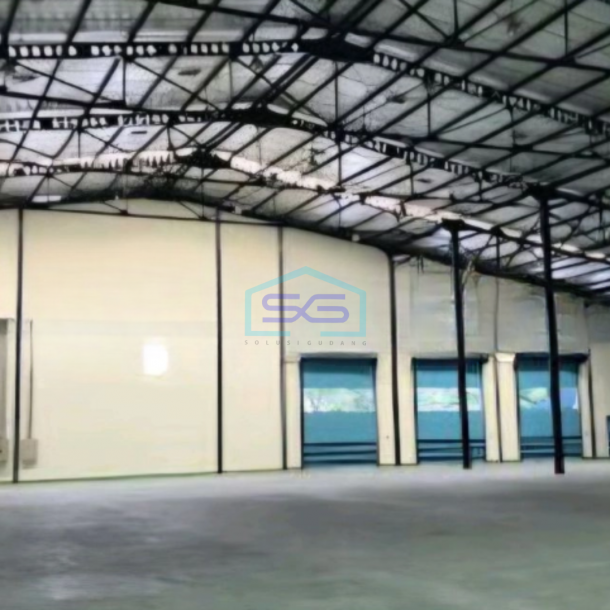 Dijual Gudang Ada Loading Dock Luas Bangunan  7000 m² di Surabaya-1