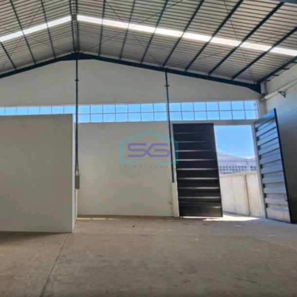 Dijual Gudang Luas Tanah  1426 m² Akses Container di Waru Surabaya-1