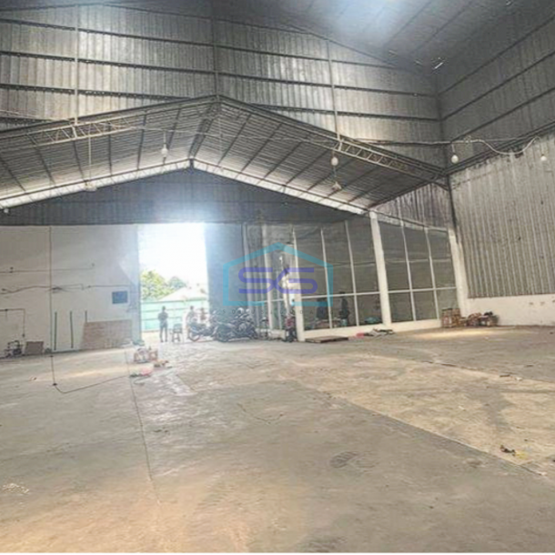 Disewakan gudang bagus 480m2 di Cipondoh-2