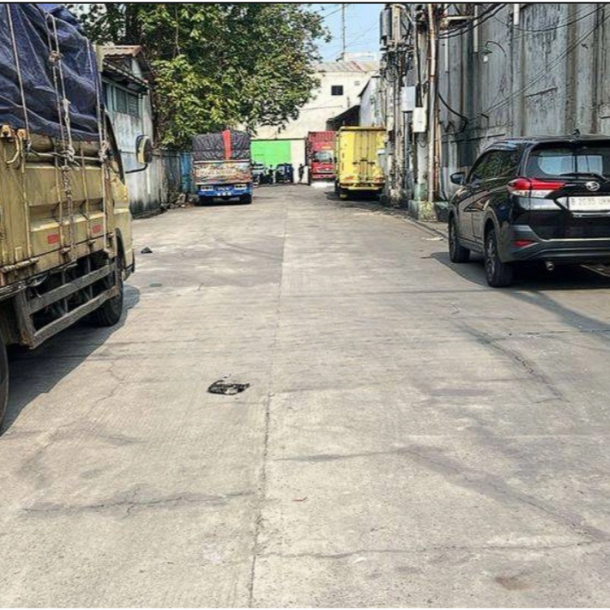 Disewakan gudang murah siap pakai di Kapuk Kamal-5
