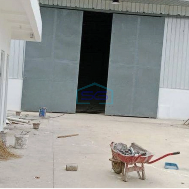 Disewakan gudang bagus luas 2000m2 di Legok-1