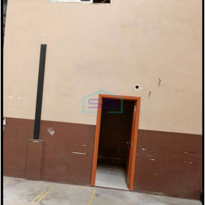 Disewakan gudang bagus 700m2 di Cipondoh-2