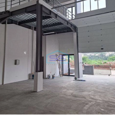 Dsewakan gudang baru bagus di Taman Tekno Bsd City