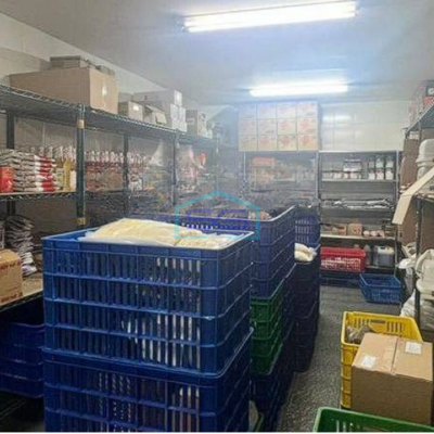 Dijual gudang gandeng 504m2 di Kamal