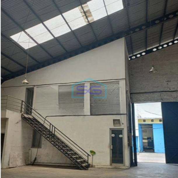 Dijual gudang besar muat container 40 feet di Jatake-2