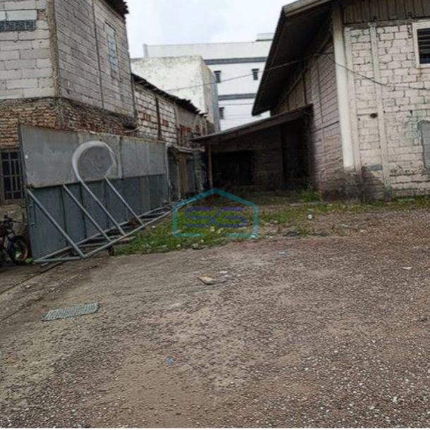 Disewakan gudang bagus luas 2100m2 di Jurumudi-1