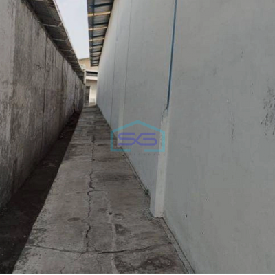 Dijual gudang bagus 894m2 di Kamal