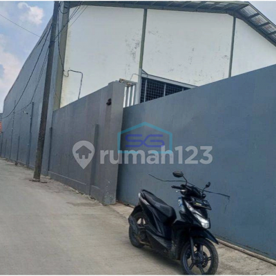 Disewakan gudang bagus 1000m2 muat container 20 feet di Cipondoh