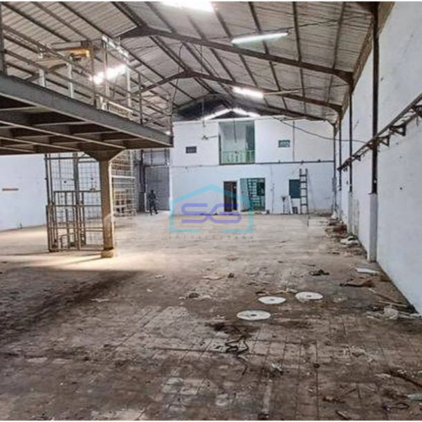 Disewakan gudang bagus 800m2 di Cipondoh-1