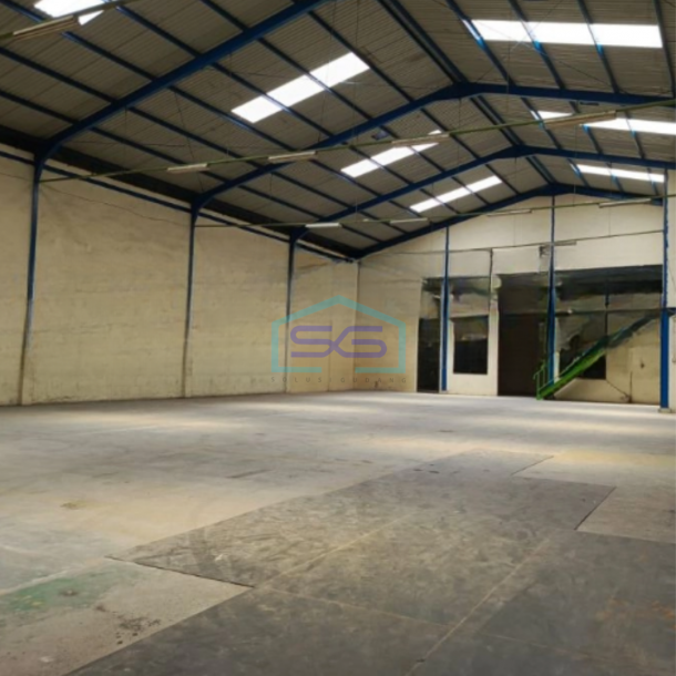 Disewakan Gudang Ada Kantor Luas Bangunan 720 m2 Lokasi Karawaci Tangerang-1