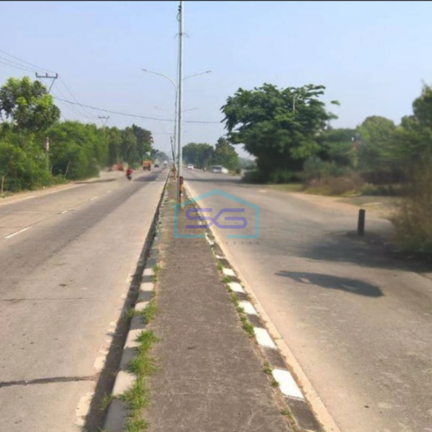 Dijual Tanah Lokasi Strategis Pinggir Jalan Raya Karawang Barat Luas Tanah  57000 m²-1