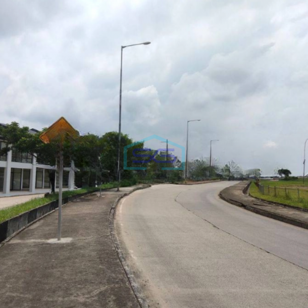 Dijual Ruko 3 Lantai Lokasi Strategis di Karawang Barat Luas Tanah 105 m² Harga Bisa Nego-2