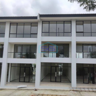 Dijual Ruko 3 Lantai Lokasi Strategis di Karawang Barat Luas Tanah 105 m² Harga Bisa Nego