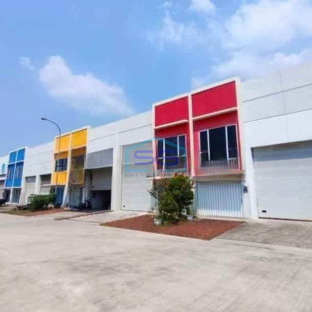 Dijual Gudang di Karawang Barat Harga Nego Luas Tanah 302 m² Dekat Pintu Tol Karawang-1