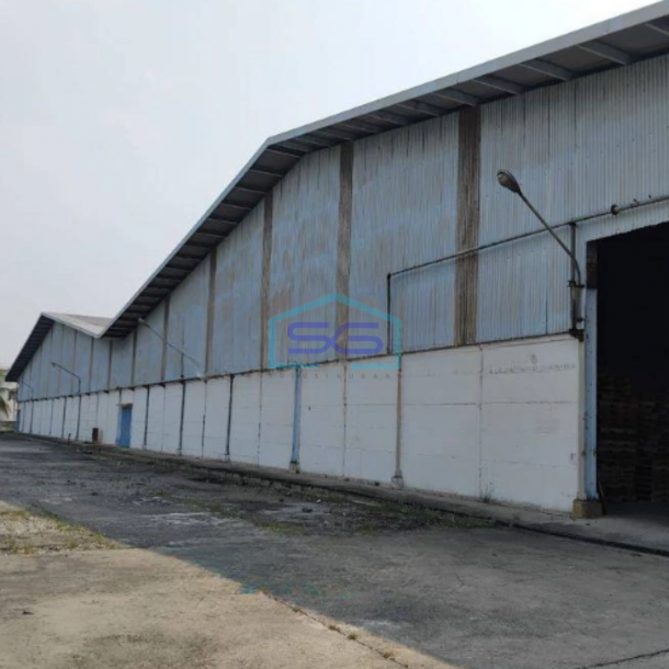 Disewakan Gudang dan Kantor di Kawasan Indsutri Karawang Barat Luas Bangunan 7000 m²-1