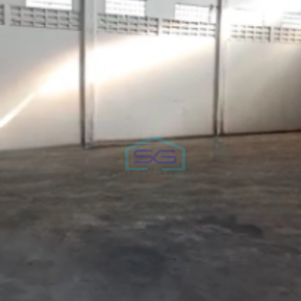 Dijual Gudang Luas Bangunan  722 m² Lokasi Strategis di Kebonmas Gresik-4