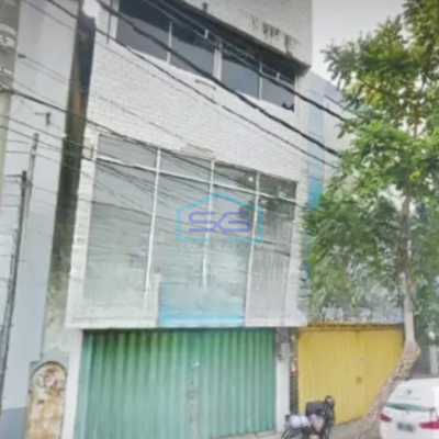 Disewakan Ruko Luas Bangunan  270 m² Lokasi Bebas Banjir di Genteng Surabaya