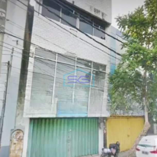 Disewakan Ruko Luas Bangunan  270 m² Lokasi Bebas Banjir di Genteng Surabaya-1
