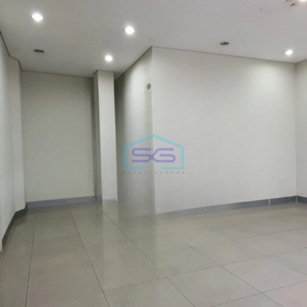 Disewakan Ruko 2 Lantai Lokasi Klojen Malang Luas Bangunan  150 m²-3