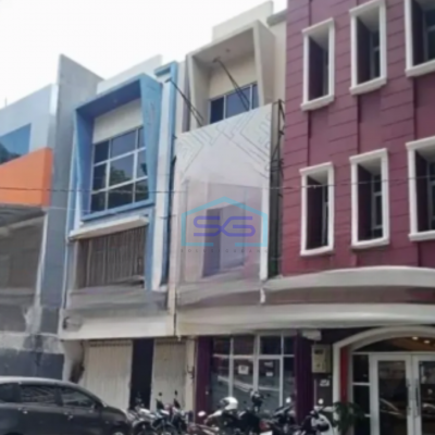 Disewakan Ruko 3 Lantai Luas Tanah 177 m² Lokasi Blimbing Malang