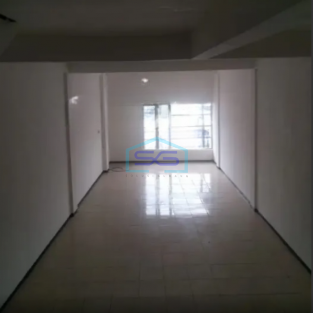 Disewakan Ruko Ex Cafe Luas 166m2 SHM di Jl. S. Supriadi Sukun Malang-2