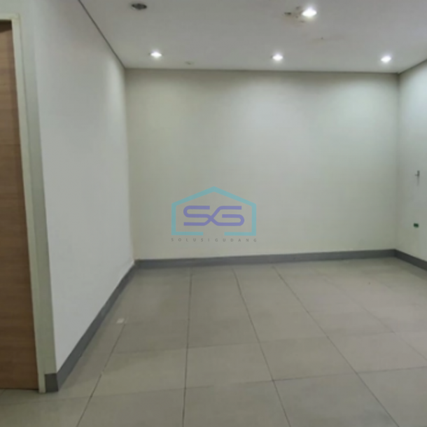 Disewakan Ruko LB 150m2 SHM Dekat Kayutangan di Klojen Malang Kota-3