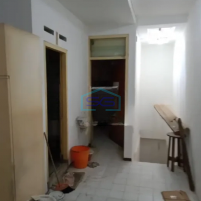 Dijual Ruko Bagus Bangunan 2 Lantai SHM di Daerah Klojen Malang