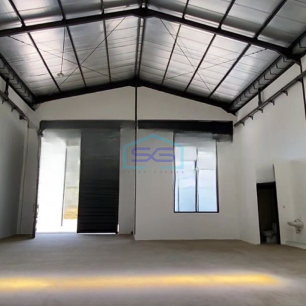 Dijual Gudang Murah Lokasi Bebas Banjir Luas Bangunan  324 m² di Malang-4