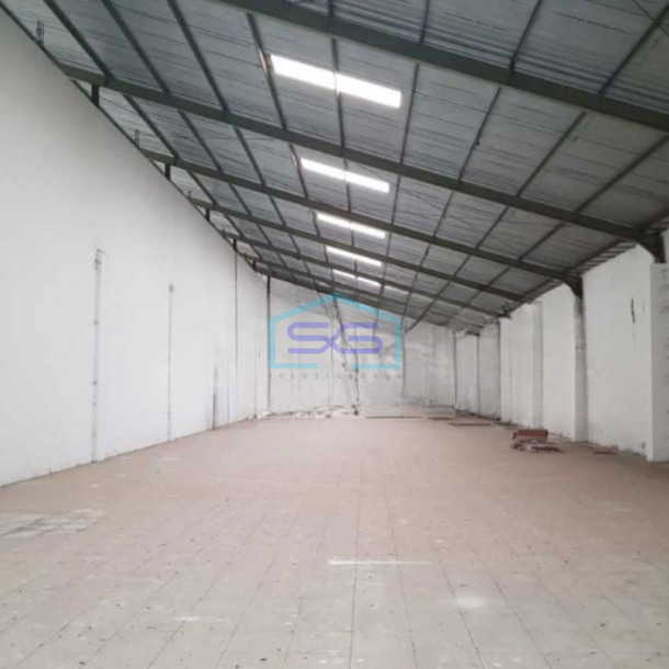 Dijual Gudang Ex Garment Luas Bangunan  3727 m² di Grogol Solo-1