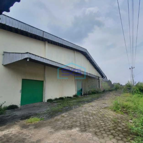 Disewakan Gudang Akses Container Luas Bangunan  2000 m² di Sukoharjo-2