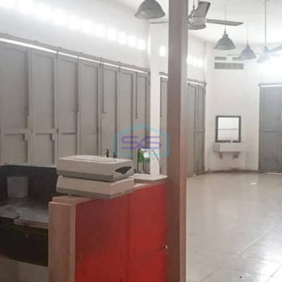 Disewakan Strategis Ruang Usaha 3 Lantai Ex Cafe Sayap Riau, Bandung