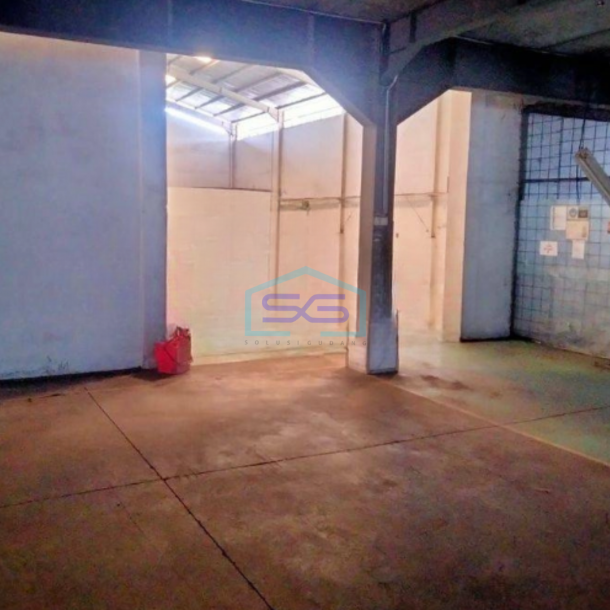 Disewakan Pabrik Ada Lift Barang Luas Bangunan 10000 m² di Cikupa Tangerang-2