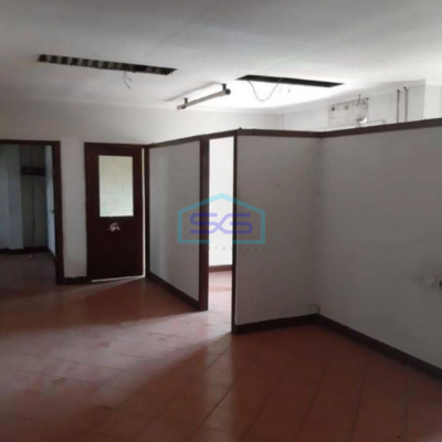 Dijual Gudang Bebas Banjir Luas Bangunan 500 m² Lokasi Strategis di Kebon Jeruk Jakarta Barat