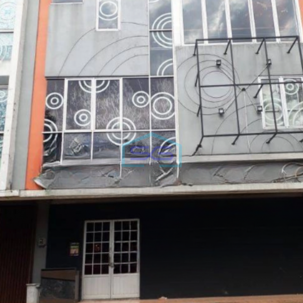 Disewakan Ruko Bagus Luas Bangunan 405 m² di Gading Serpong Tangerang-2