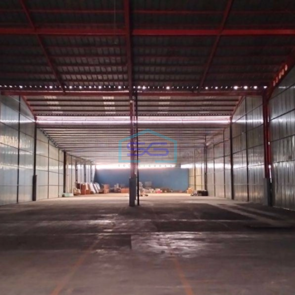 Disewakan Gudang Siap Pakai Luas Bangunan  3000 m² di Legok Tangerang-1