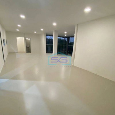 Dijual Gudang Ada Kantor Luas Bangunan  1468 m² di Sepatan Tangerang-2