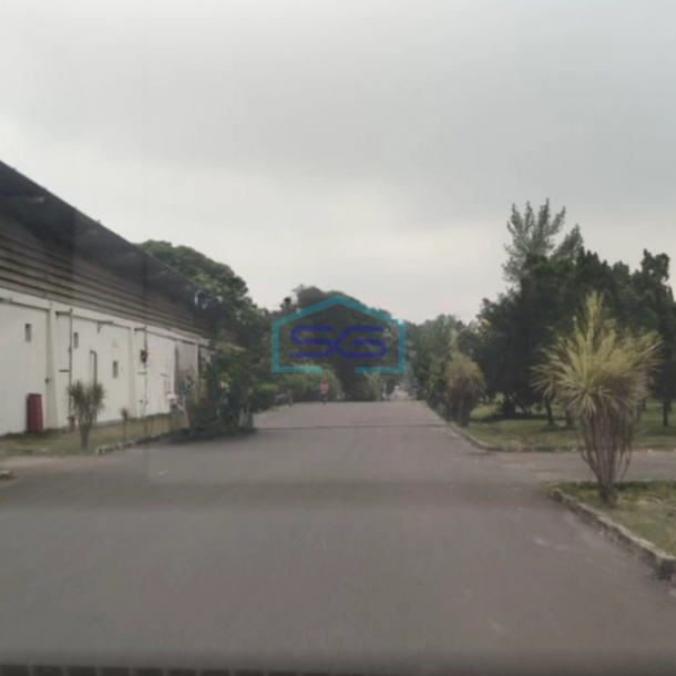 Disewakan Gudang Sudah Renovasi LB 2262m² di Jl Raya Serpong Cikokol Tangerang-2