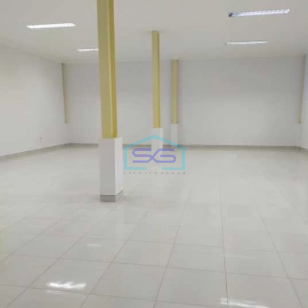 Disewakan Gudang Bagus Luas Bangunan 800m2 di Alam Sutra Serpong Tangerang Selatan-5