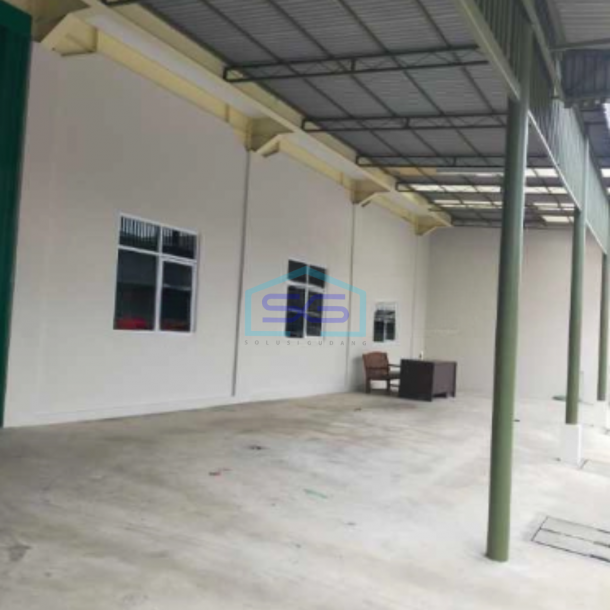 Disewakan Gudang Bagus Luas Bangunan 800m2 di Alam Sutra Serpong Tangerang Selatan-1