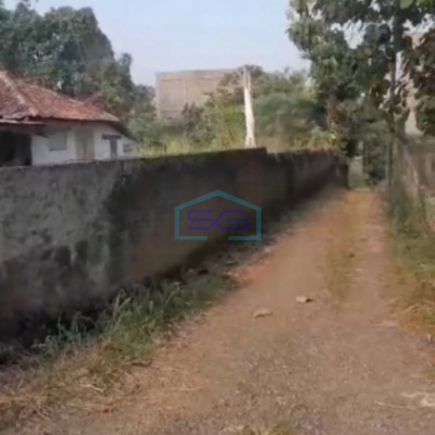 Disewakan Tanah Kavling Pinggir Jalan Ada Bangunan Lokasi Strategis LT 1800m2 di Gunung Sindur Bogor