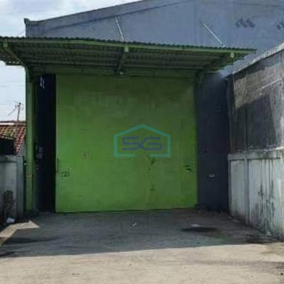 Dijual Gudang Siap Pakai Strategis Pinggir Jalan di Sentul Bogor LT 900m2