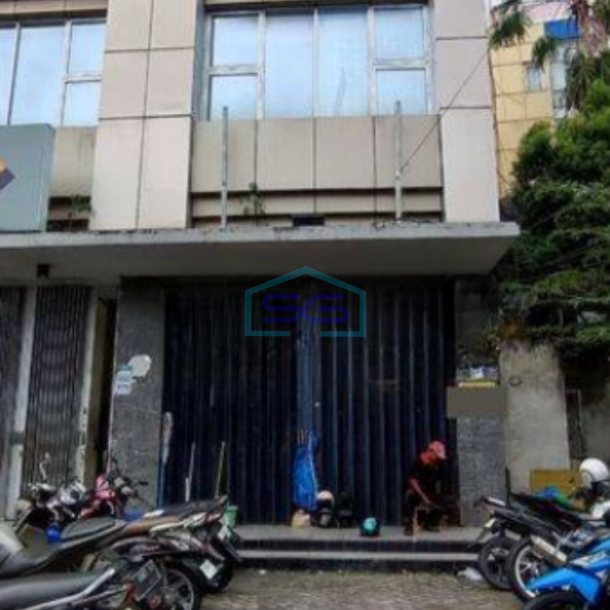 Disewakan Ruko 2 Lantai Lokasi Sangat Strategis di Balikpapan LB 375m2-1
