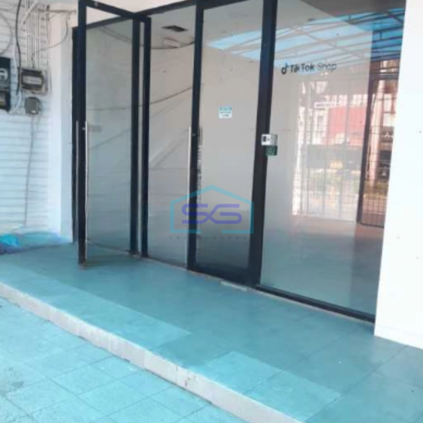 Disewakan Ruko Luas Bangunan  680 m² di Kelapa Gading Jakarta Barat-1