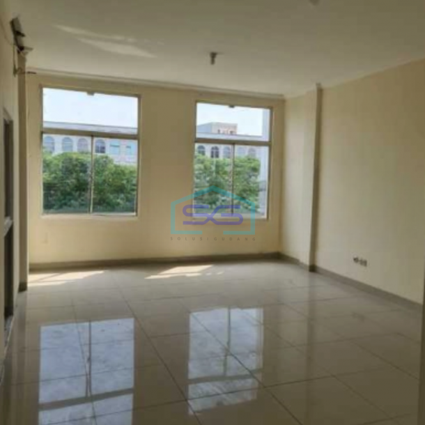 Dijual Ruko Ada Lift Barang Luas Bangunan  500 m² di Green Lake City Jakarta Barat-1