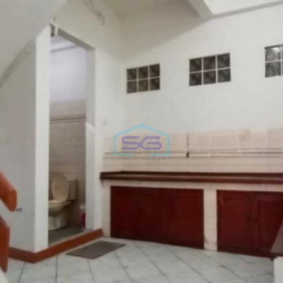 Disewakan Ruko 3 Lantai di Jalan Pungkur Regol Bandung Luas Bangunan 180m2