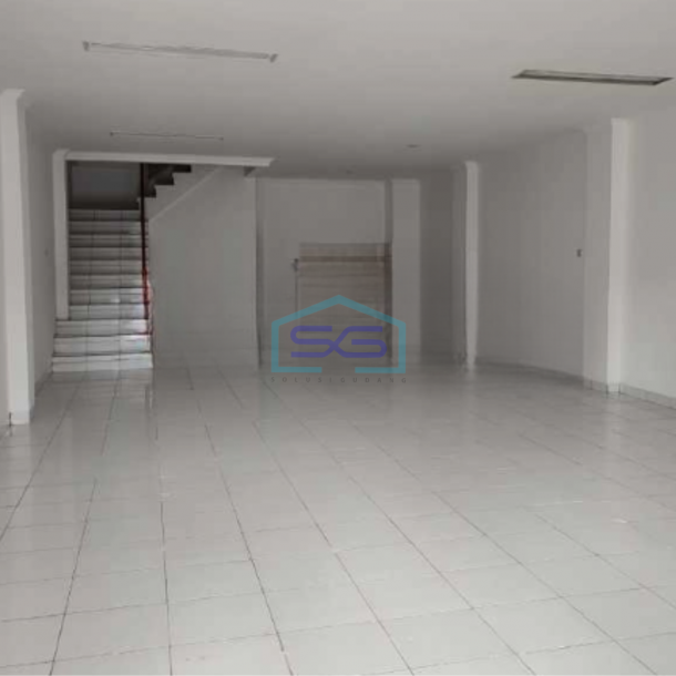 Disewakan Ruko Buat Gudang Luas Bangunan  170 m² di Rawamangun Jakarta Timur-1
