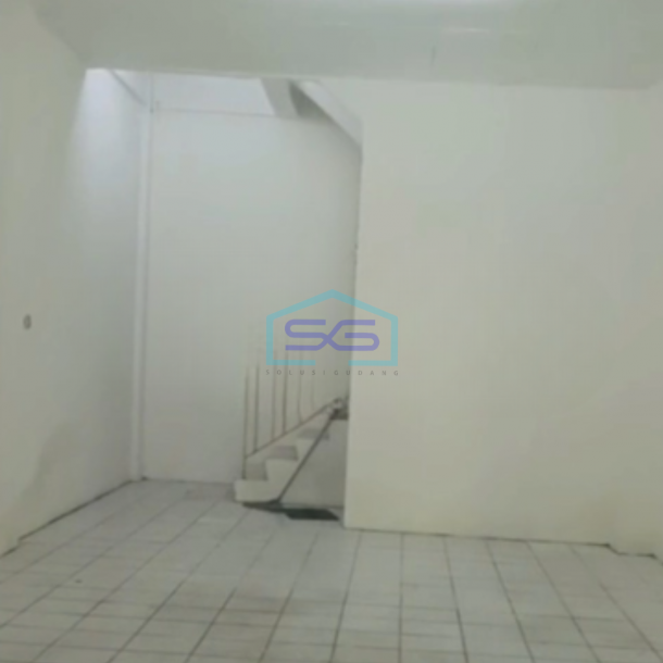 Disewakan Ruko Termurah Luas Bangunan 340 m² di Pangeran Jayakarta Jakarta Pusat-1