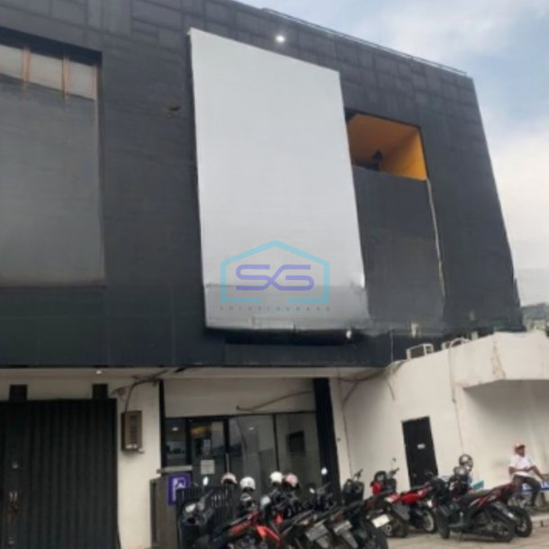 Dijual Cepat Ruko Luas Bangunan  360 m² Lokasi Strategis di Bintaro Jakarta Selatan-4